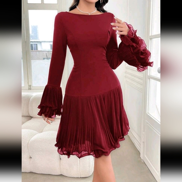 Women's Solid Color Round Neck, Flare Sleeve, Pleated Hem Elegant Short Dress - Picture 1 of 5